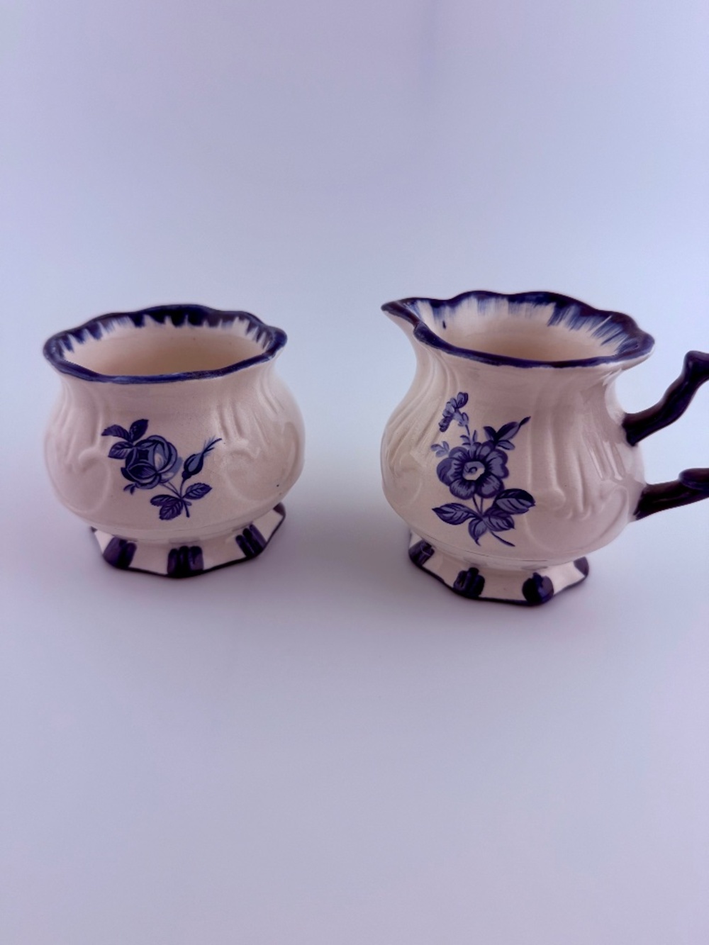 Price & Kensington Onion Creamer & Sugar Bowl Made in England Blue White #4067
